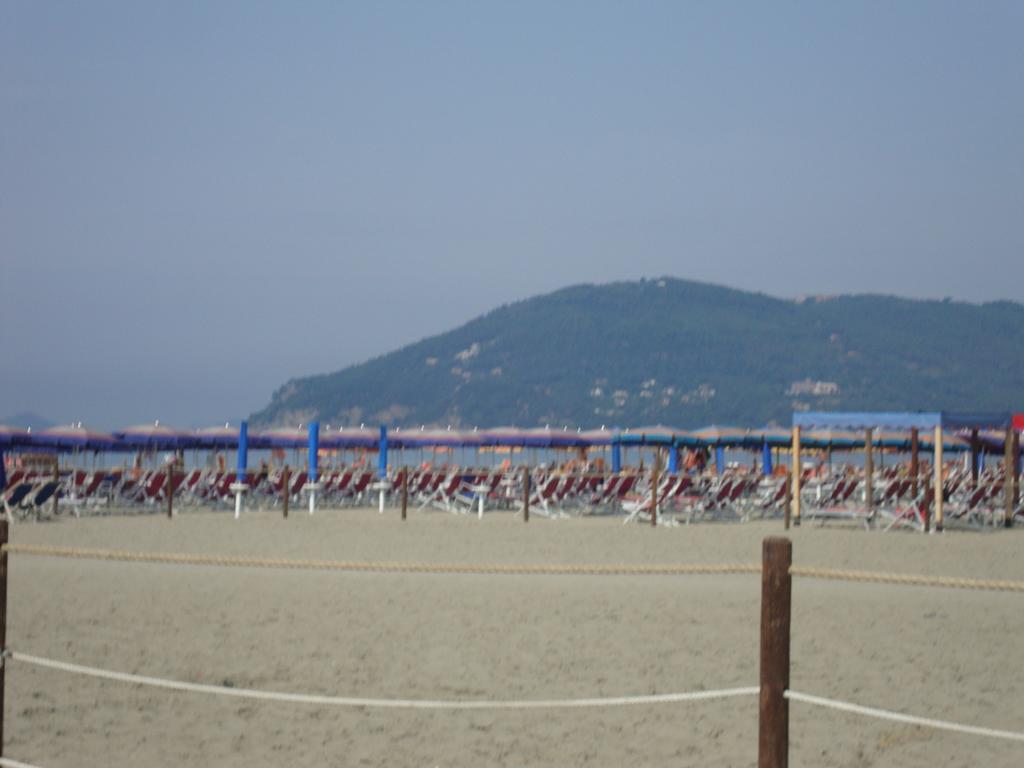 Appartamento Marina Marina Di Carrara Zimmer foto